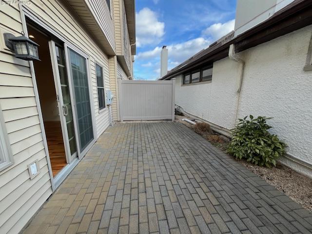 Building Photo - 50 Sintsink Dr E