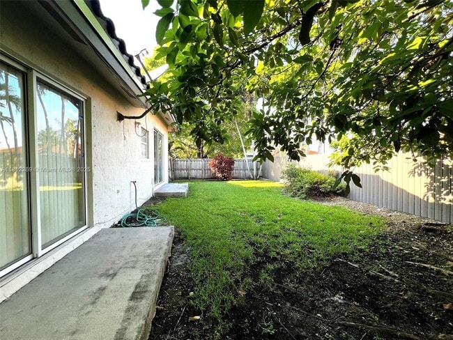 Building Photo - 10139 SW 161st Pl