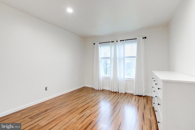 Building Photo - 421 Wendover Dr