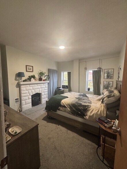 Building Photo - 4012 Saint Johns Way