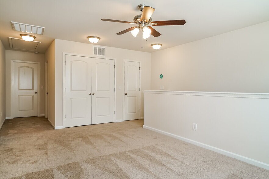 Building Photo - 52 Badger Pass Dr