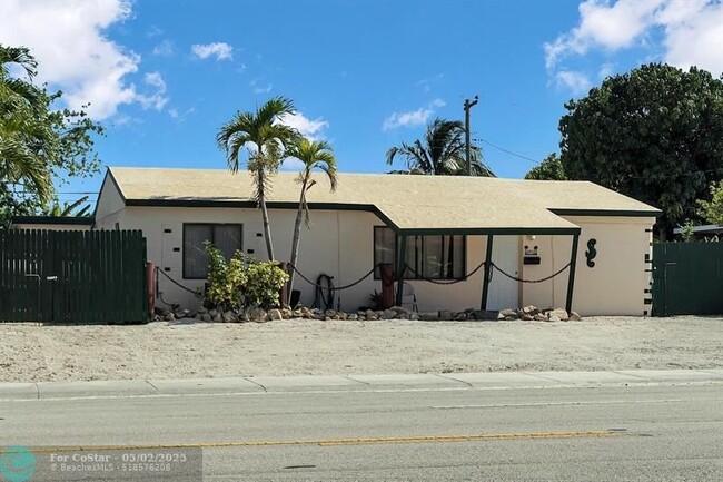 Building Photo - 4932 SW 12th St