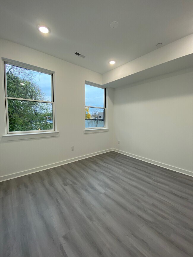 Building Photo - 624 N 38th St