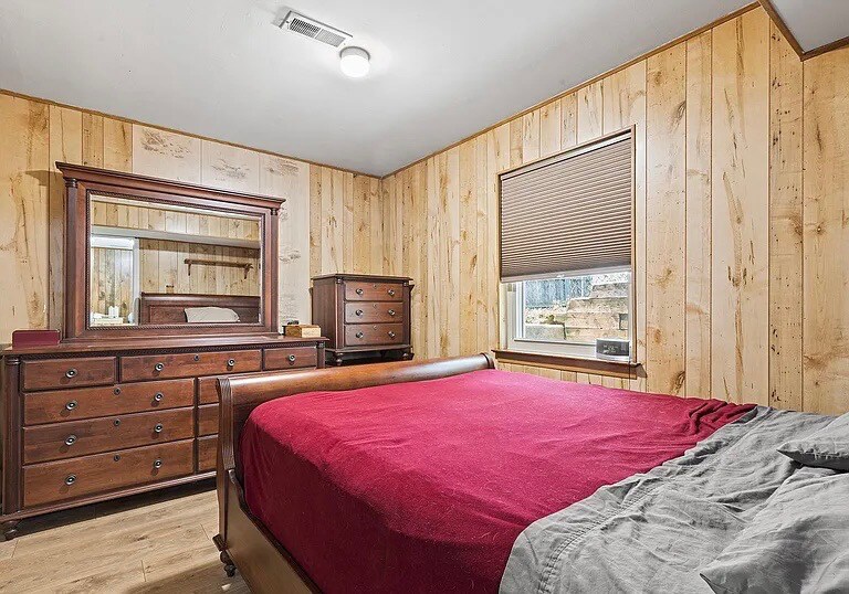 Building Photo - 15202 Bernita Dr