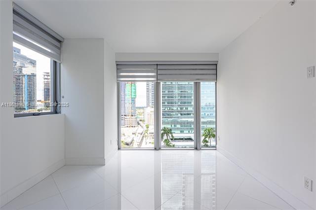 Building Photo - 1300 Brickell Bay Dr