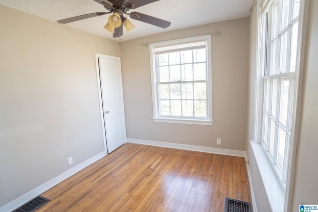 Building Photo - 9 Edgehill Rd