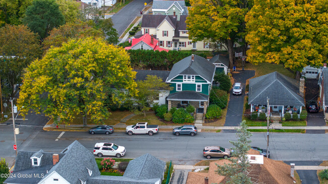 Building Photo - 93 Montcalm St