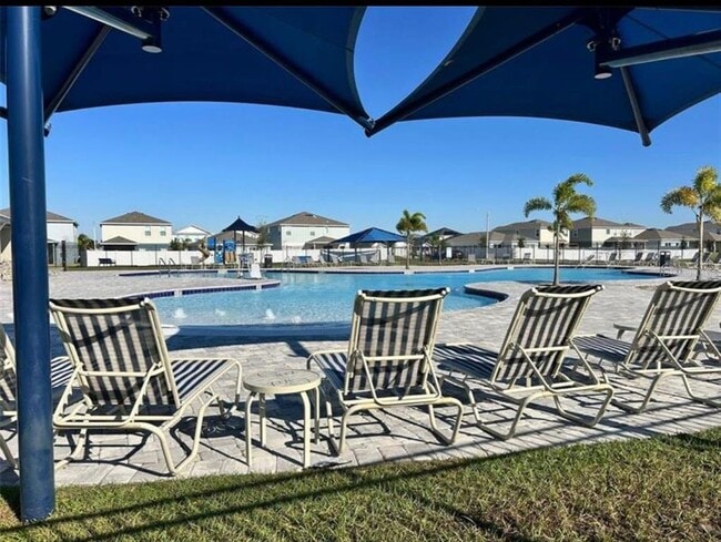 Building Photo - 3019 Chantilly Dr