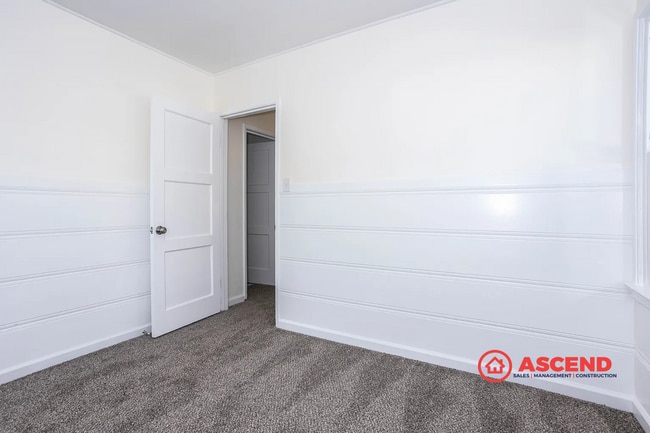 Building Photo - Spacious 5-Bedroom Home + Back Unit Included | 3 Baths | Bakersfield Living