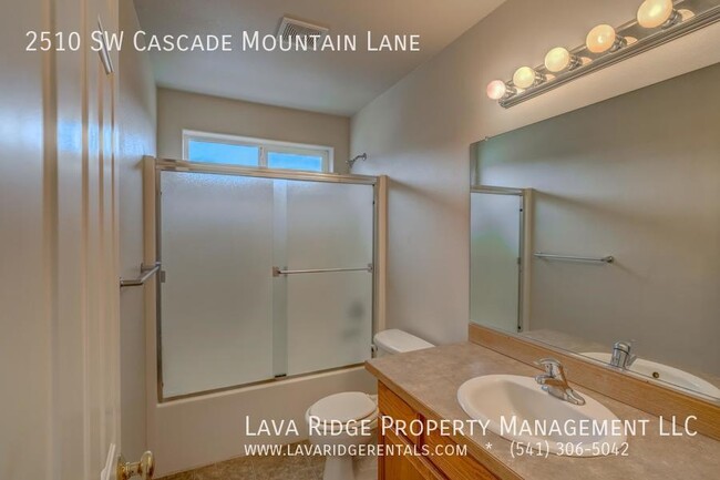 Building Photo - 2510 SW Cascade Mountain Ln