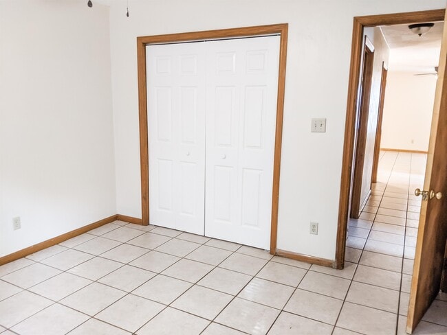 Building Photo - 1098 Rockbrook Ct