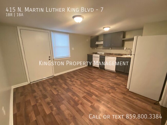 Building Photo - Gorgeous One Bedroom Now Available!! 1/2 o...