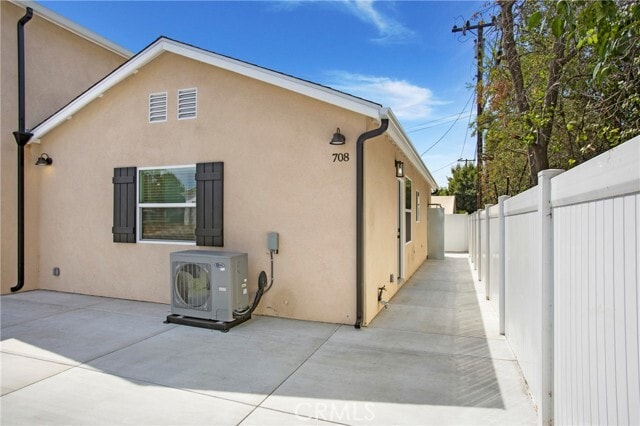 Building Photo - 708 E Elm St