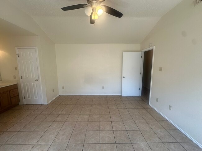 Building Photo - 9515 Brook Green