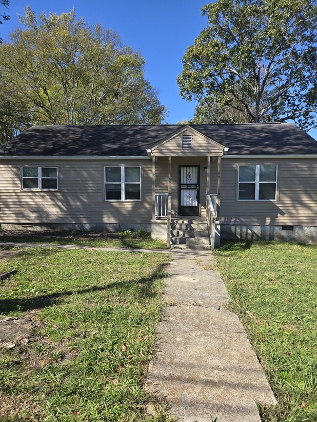 Primary Photo - Charming 3 Bedroom in Rossville