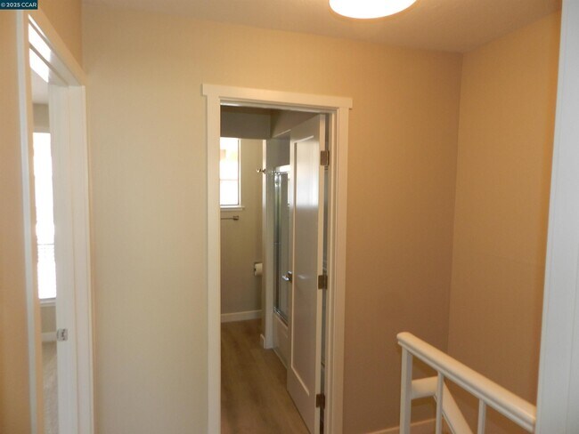 Building Photo - 5519 Roundtree Dr