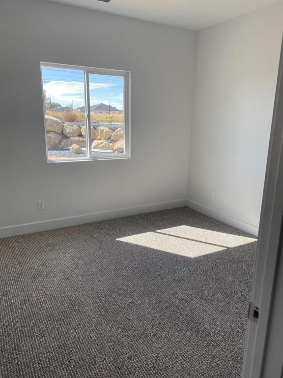 Building Photo - 2065 N 3125 W