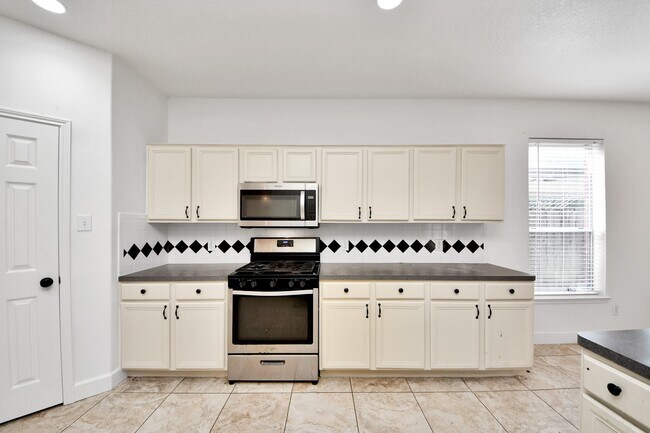 Building Photo - 13515 Scarab Dr
