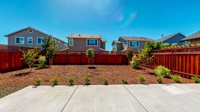 Building Photo - Bright and beautiful Home in Coffey Park! ...