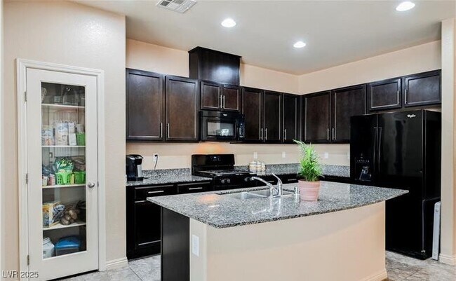 Building Photo - 5744 Clear Haven Ln