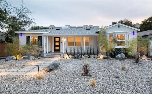 Primary Photo - 11482 La Maida St