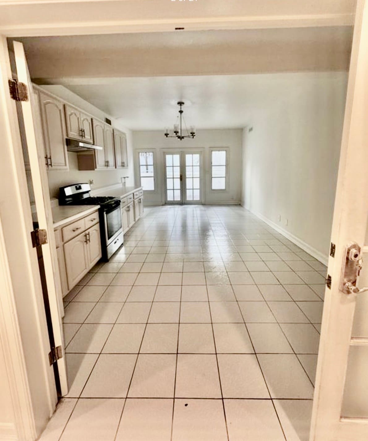 Building Photo - 2618 N Vermont Ave