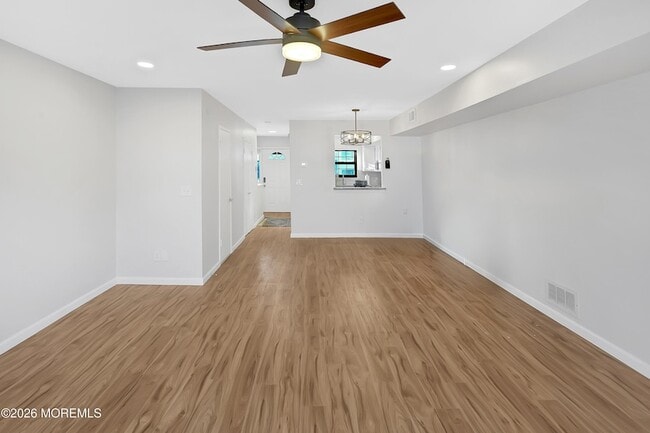 Building Photo - 51 Queens Way