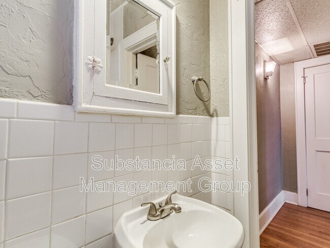 Building Photo - 429 NW 11th St