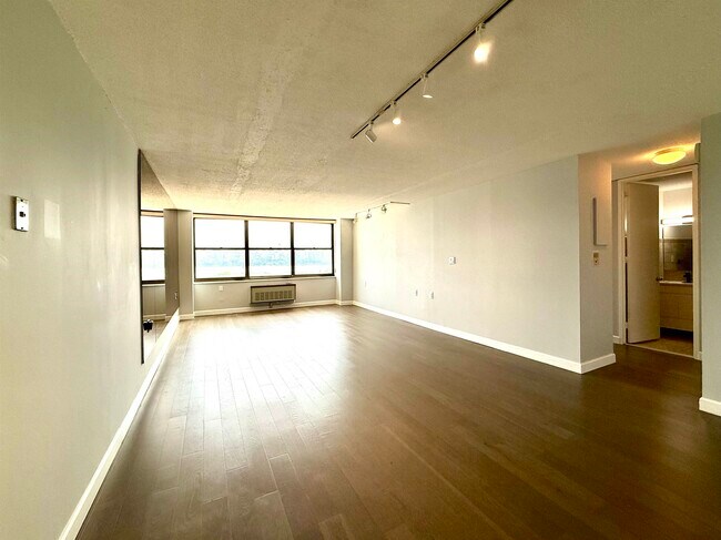 Building Photo - 7004 JFK Blvd E