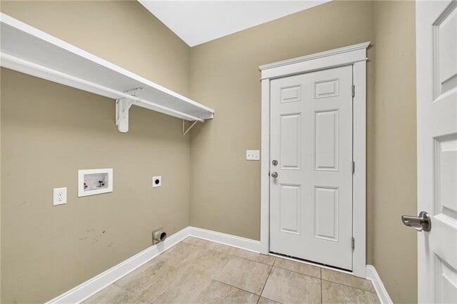 Building Photo - 7817 Hemlock St