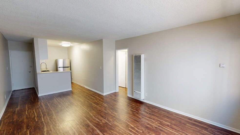 Interior Photo - 830 S. Grandview