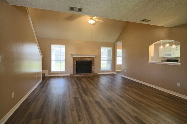 Building Photo - 414 Whirlaway Ct