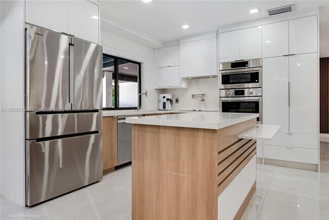 Building Photo - 17203 SW 78th Pl