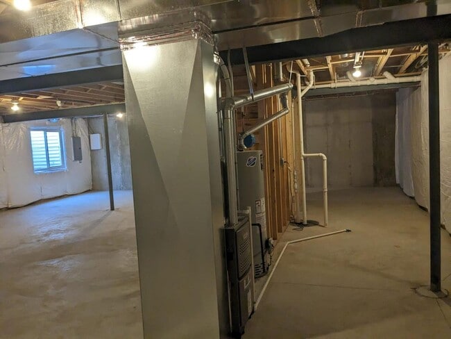 Building Photo - 2 Solara Ct