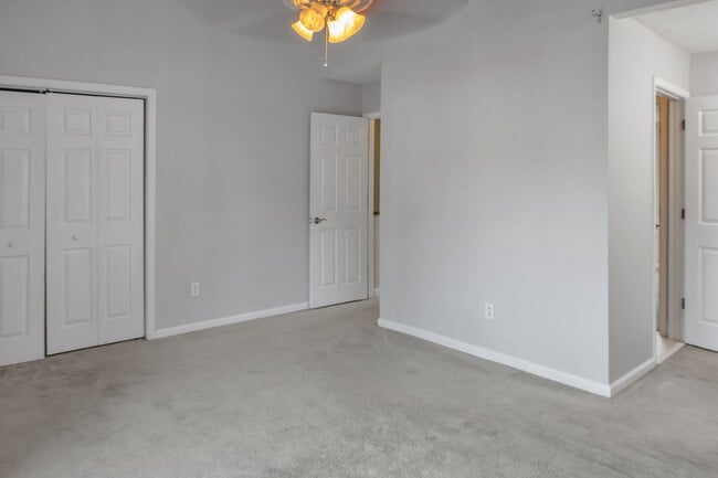 Building Photo - 8016 Thelen St