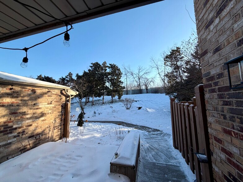 Building Photo - 3720 Independence Ave S