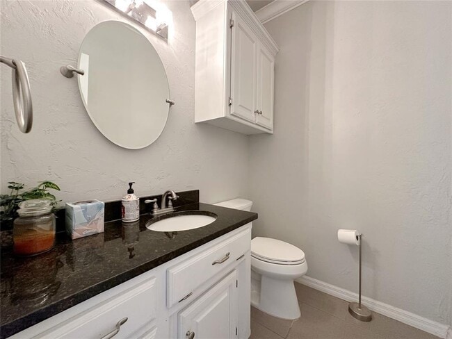 Building Photo - 2812 Eaton Dr