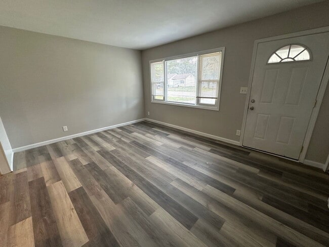 Building Photo - 319 Joy Dr