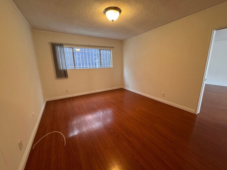 Building Photo - 1065 S Holt Ave