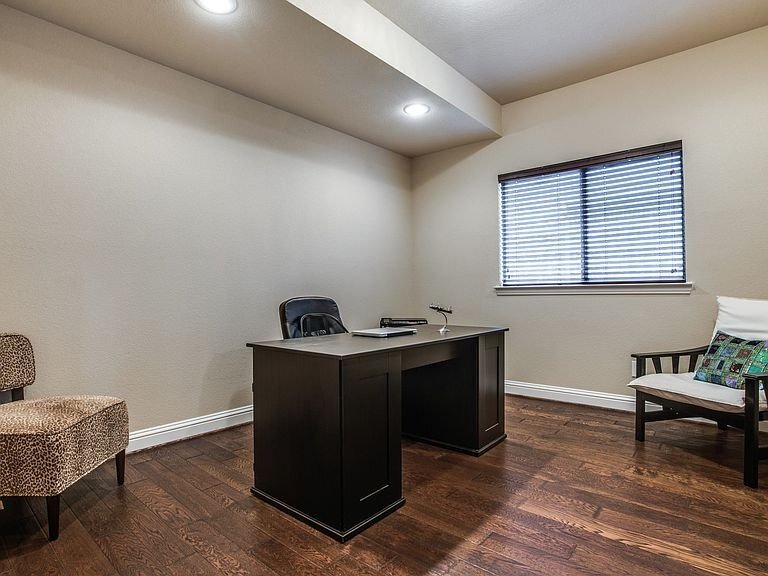 Building Photo - 9595 Knight Ln