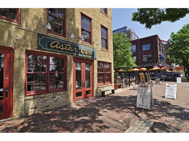 Building Photo - 521 5th Ave SE