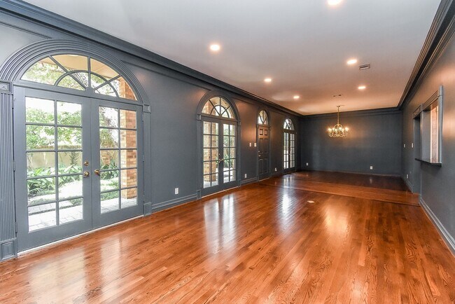 Building Photo - 1601 Nantucket Dr