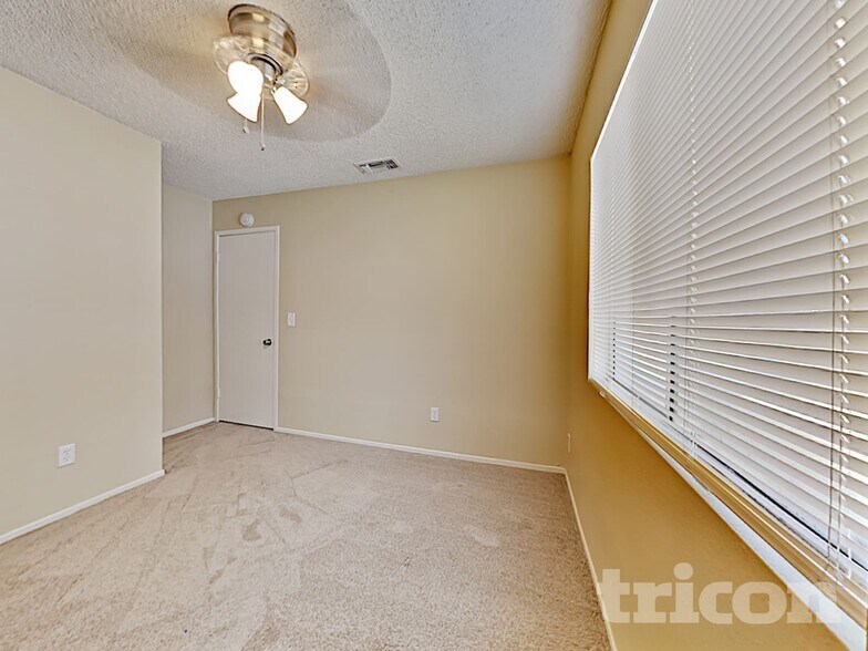 Building Photo - 5294 Acacia Way