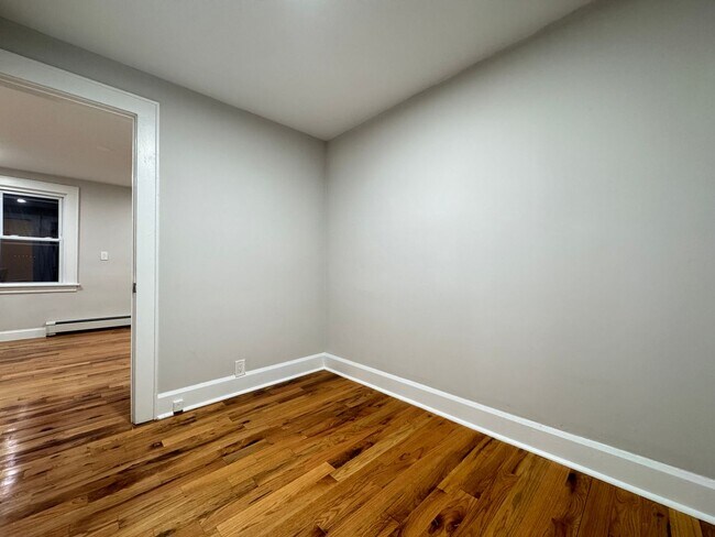 Building Photo - 145 Division St