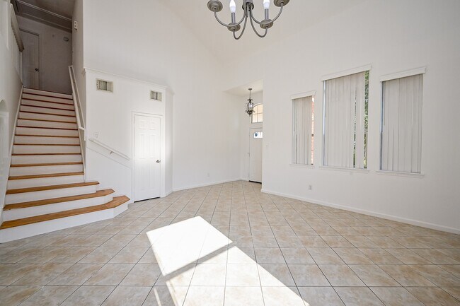 Building Photo - 18135 Brightwood Park Ln
