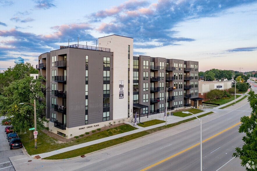 Building Photo - Honey Creek Place