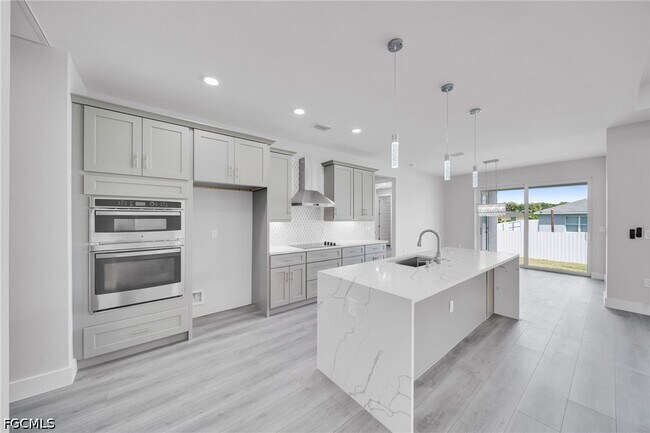 Building Photo - 3315 Andalusia Blvd