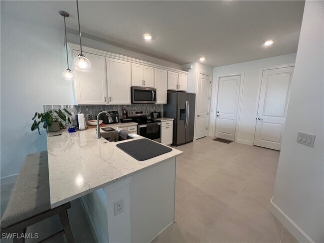 Building Photo - 6426 Memorial Ln