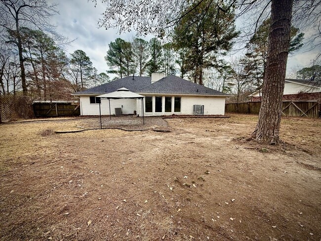 Building Photo - Great 3 BR home by the Reservoir