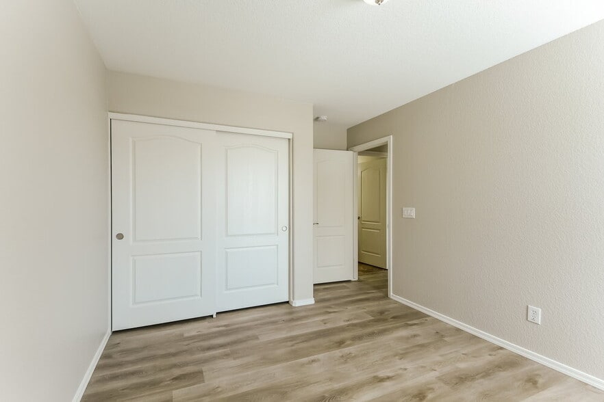 Building Photo - 2437 W Running Deer Trail